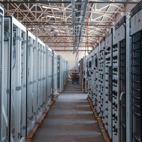 FlexTram data center campus worker shuttle for hyperscale construction sites
